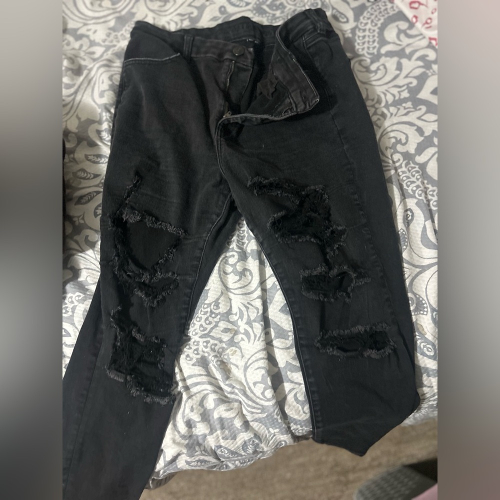 American Eagle Black Distressed Jeans